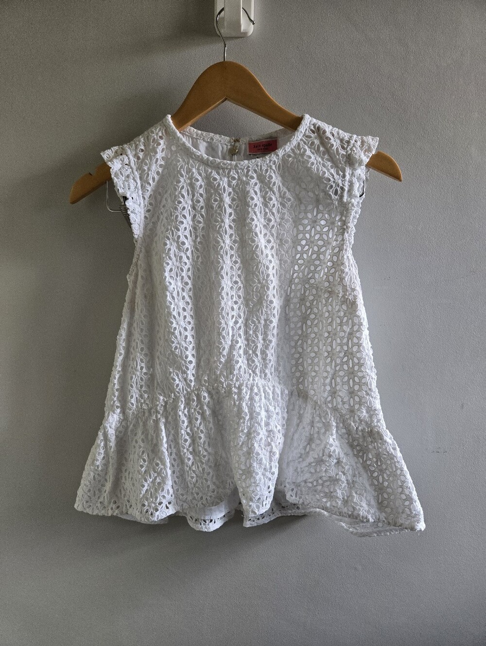 Kate Spade White Eyelet Sleeveless Top Size 0